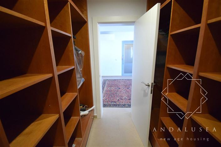 Image No.30-3 Bed Property for sale