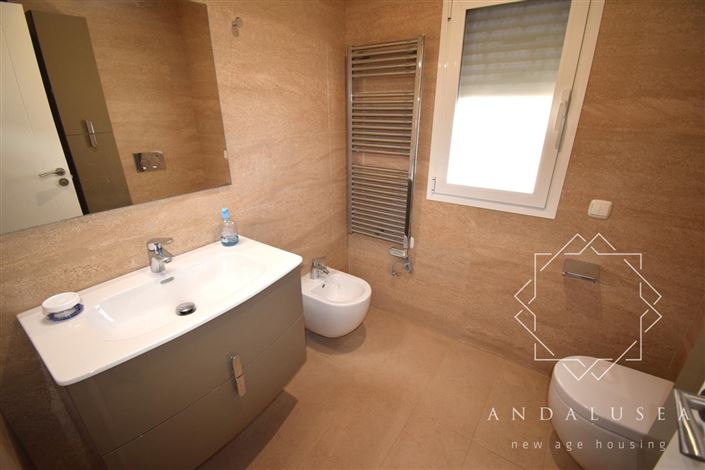 Image No.33-3 Bed Property for sale