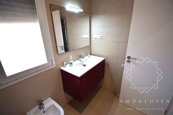 Image No.36-3 Bed Property for sale