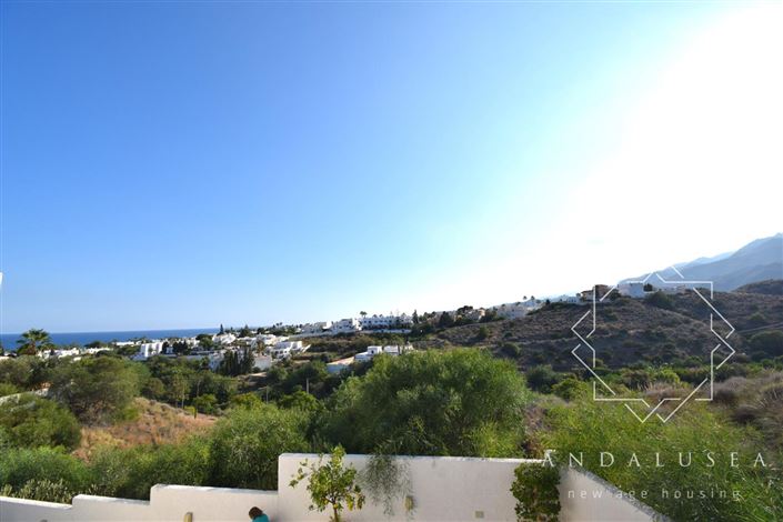 Image No.54-3 Bed Property for sale