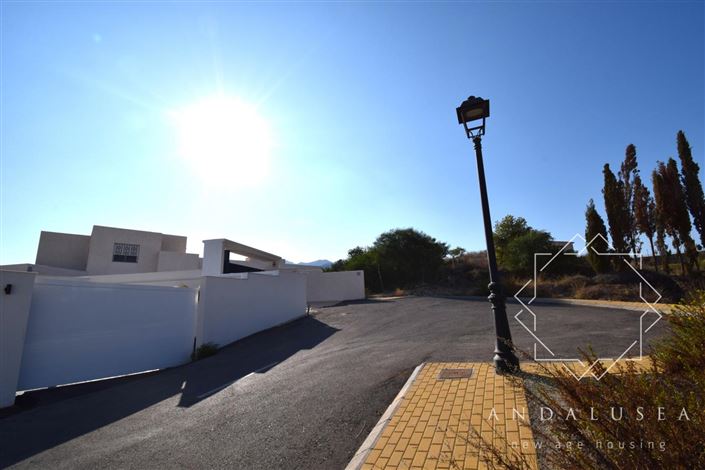 Image No.56-3 Bed Property for sale