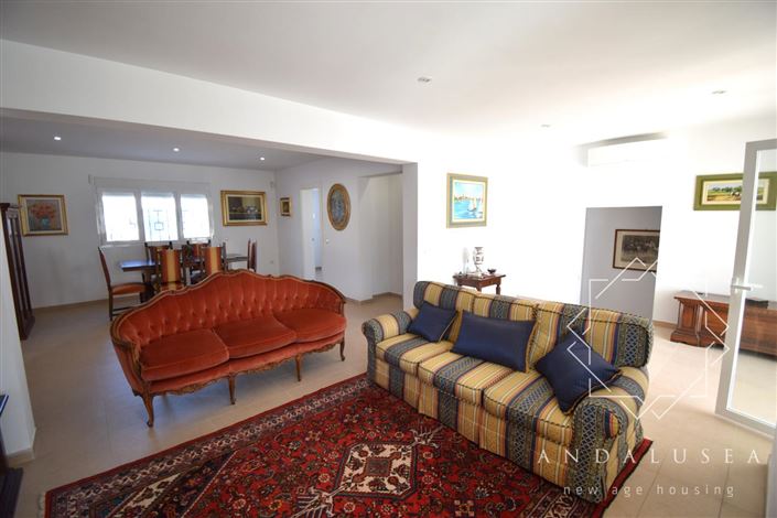 Image No.9-3 Bed Property for sale