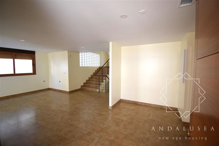 Image No.11-5 Bed Property for sale