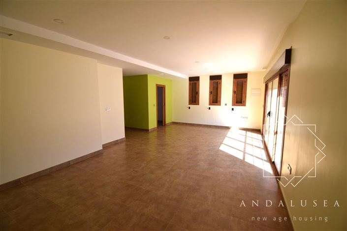 Image No.19-5 Bed Property for sale