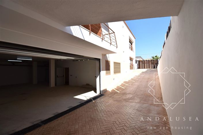 Image No.26-5 Bed Property for sale