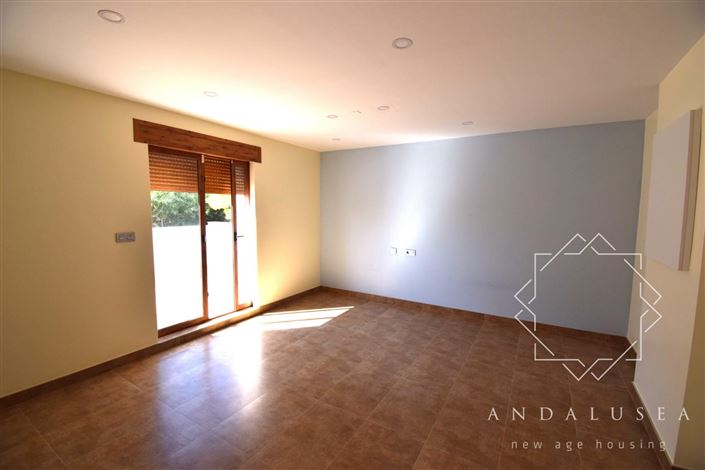 Image No.44-5 Bed Property for sale