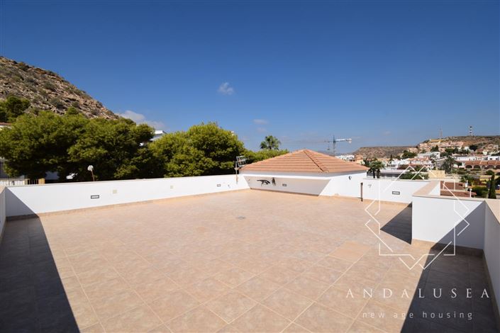 Image No.52-5 Bed Property for sale