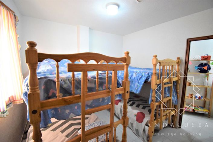 Image No.15-8 Bed Property for sale