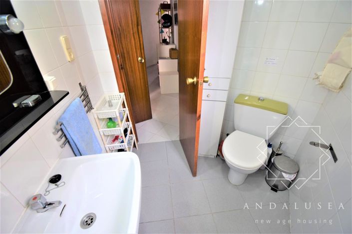 Image No.27-8 Bed Property for sale