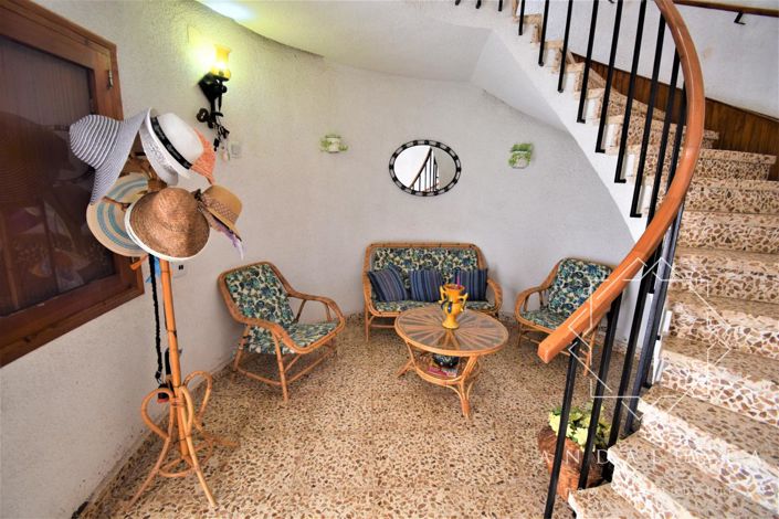 Image No.31-8 Bed Property for sale