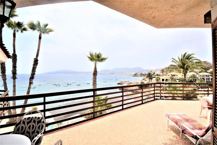 Image No.52-8 Bed Property for sale