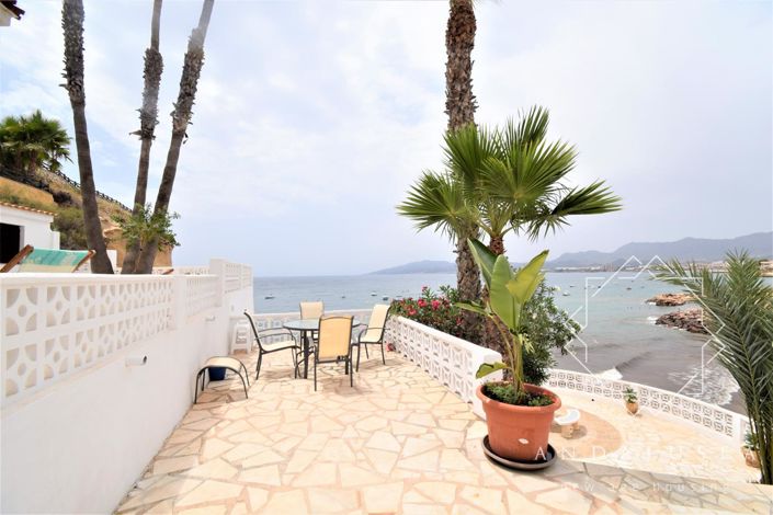 Image No.56-8 Bed Property for sale