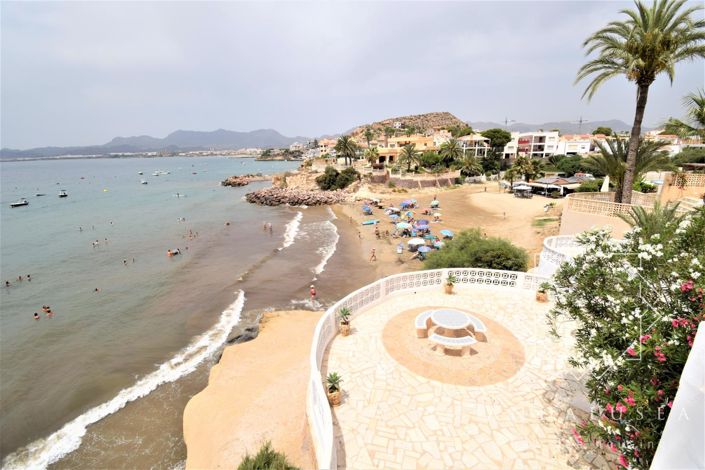 Image No.64-8 Bed Property for sale