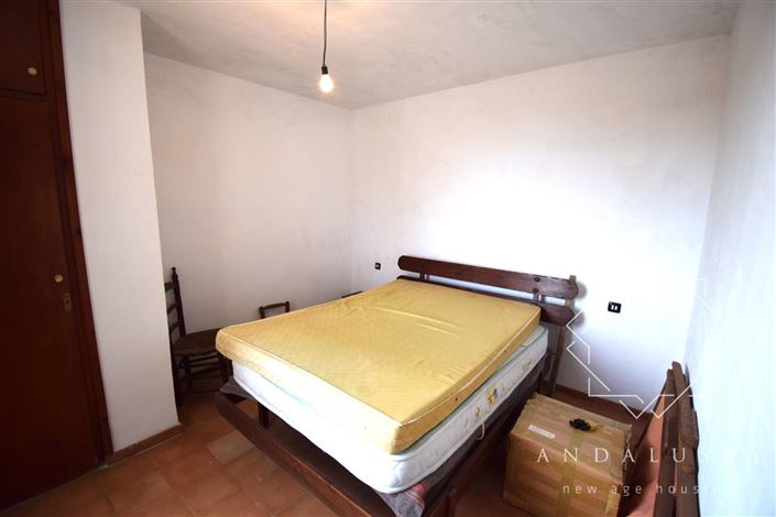 Image No.10-2 Bed Property for sale