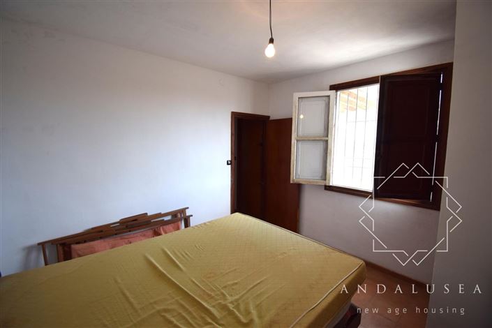 Image No.11-2 Bed Property for sale