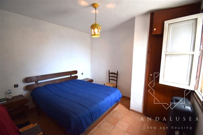 Image No.13-2 Bed Property for sale