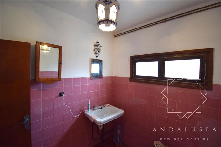 Image No.17-2 Bed Property for sale