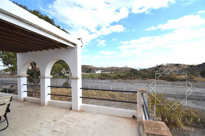 Image No.21-2 Bed Property for sale