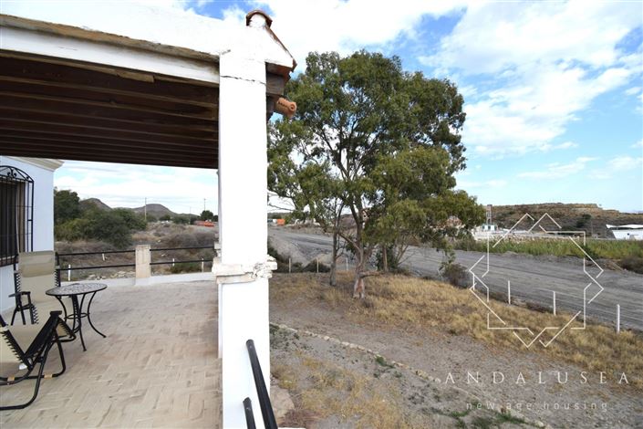 Image No.25-2 Bed Property for sale