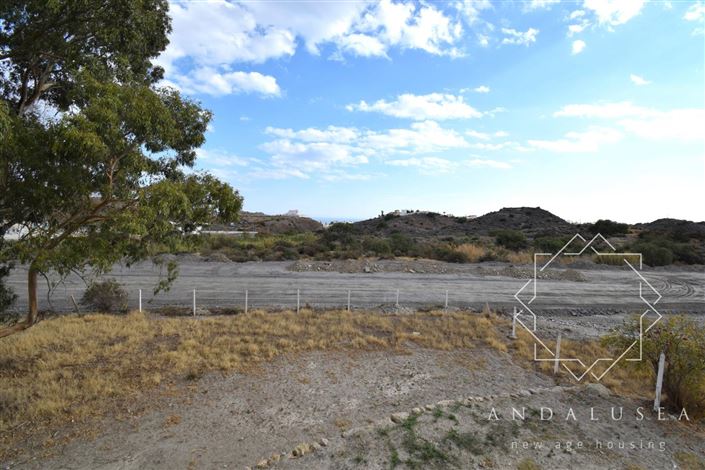 Image No.45-2 Bed Property for sale