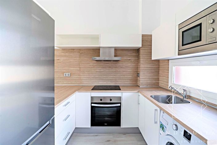 Image No.12-2 Bed Property for sale