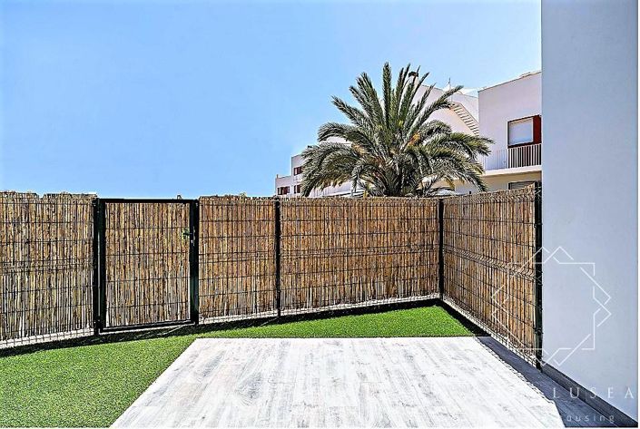 Image No.20-2 Bed Property for sale