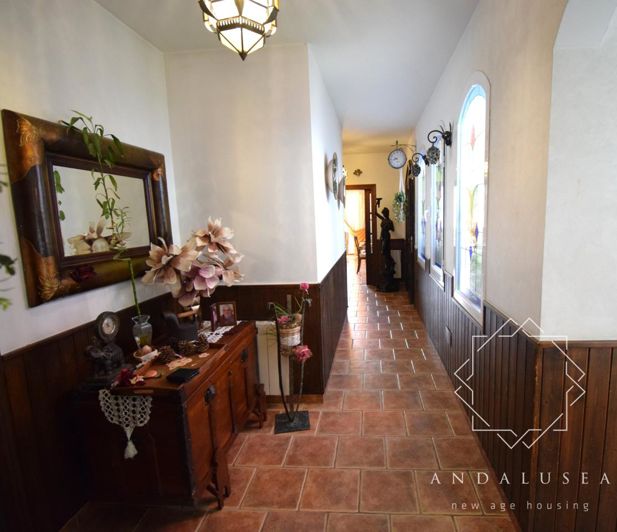 Image No.17-4 Bed Property for sale