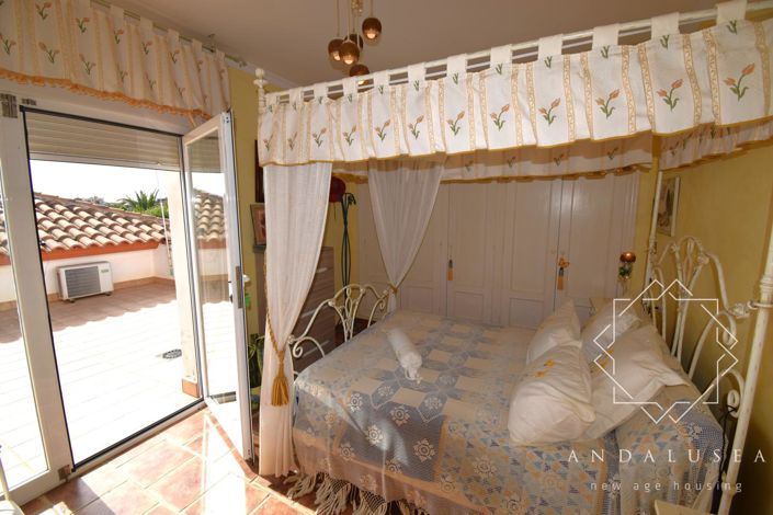 Image No.18-4 Bed Property for sale