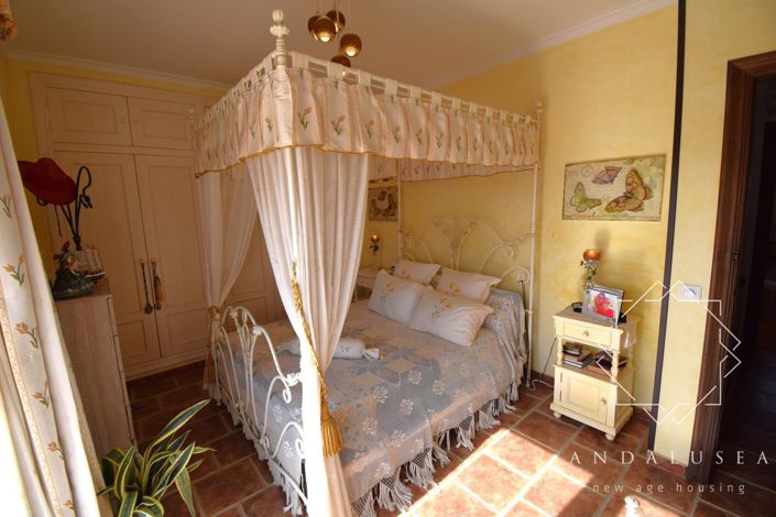 Image No.19-4 Bed Property for sale