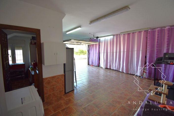 Image No.36-4 Bed Property for sale