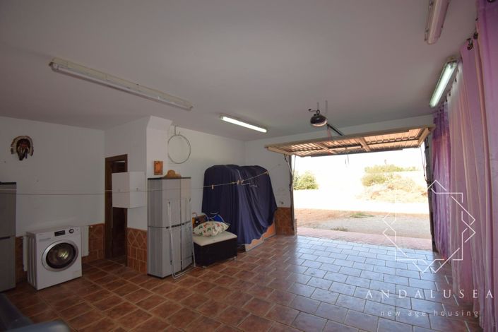 Image No.37-4 Bed Property for sale