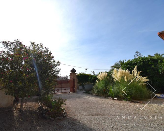 Image No.43-4 Bed Property for sale