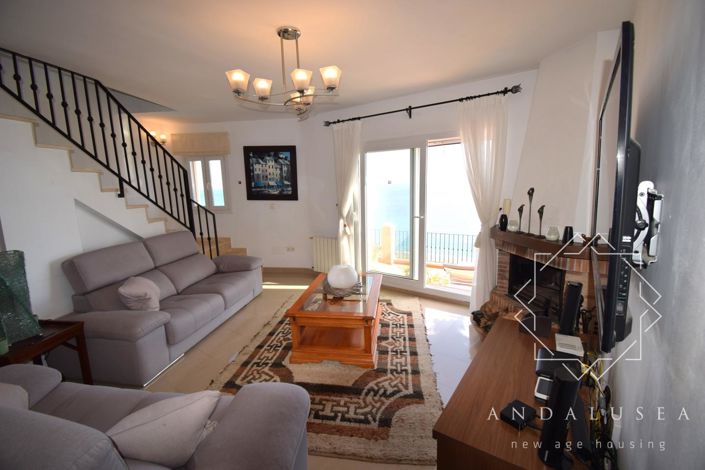 Image No.4-4 Bed Property for sale