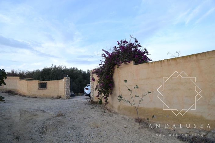 Image No.40-4 Bed Property for sale