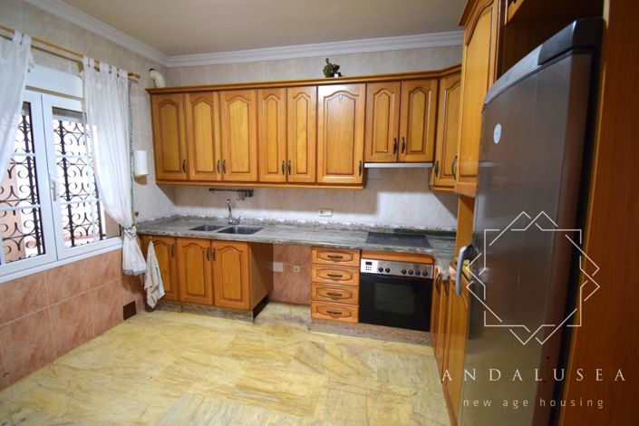 Image No.10-4 Bed Property for sale