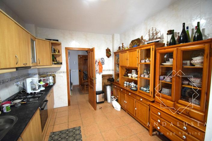 Image No.9-3 Bed Property for sale