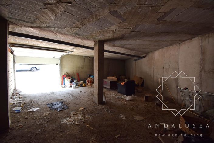 Image No.28-3 Bed Property for sale