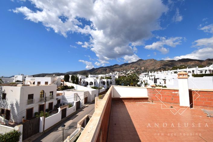 Image No.35-3 Bed Property for sale