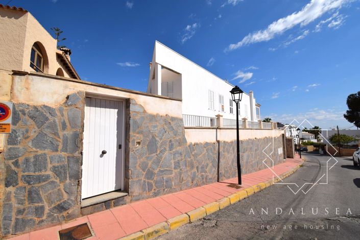 Image No.48-3 Bed Property for sale