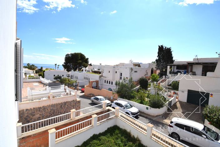 Image No.53-3 Bed Property for sale