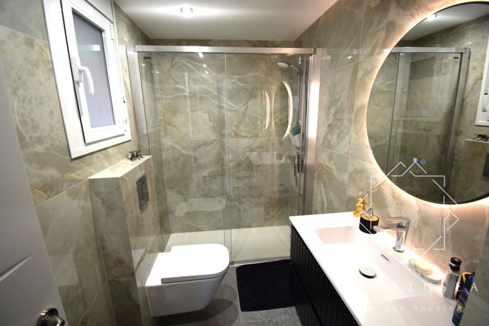 Image No.21-2 Bed Property for sale