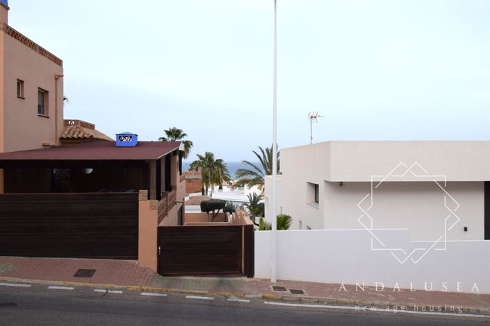 Image No.28-2 Bed Property for sale