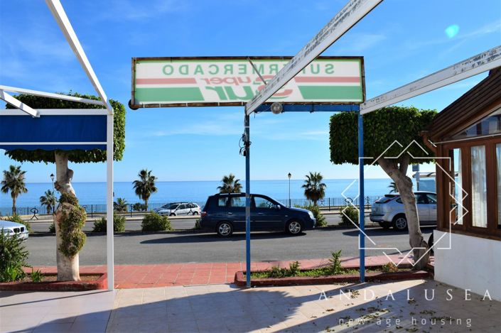 Image No.10-2 Bed Property for sale