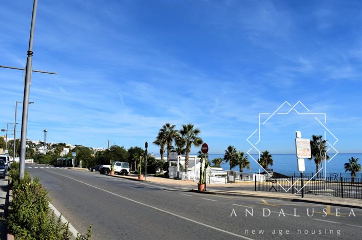 Image No.12-2 Bed Property for sale