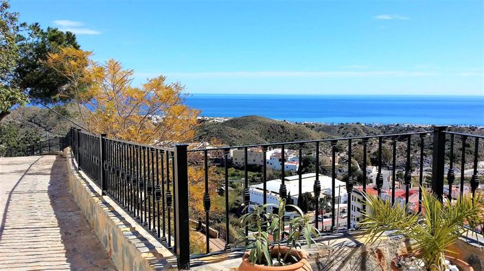 Image No.25-2 Bed Property for sale