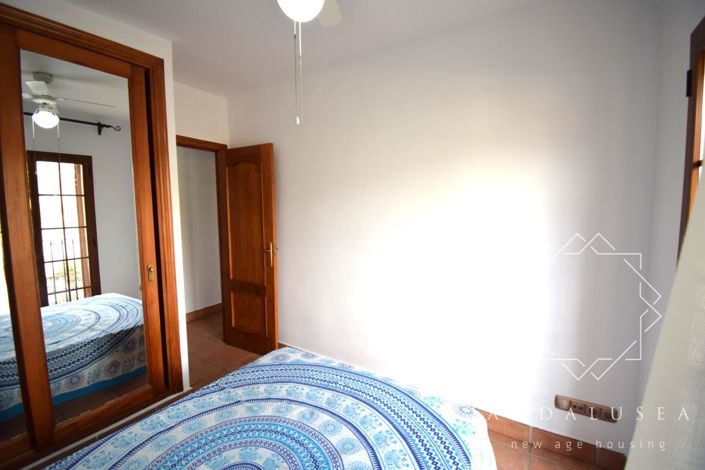 Image No.17-3 Bed Property for sale