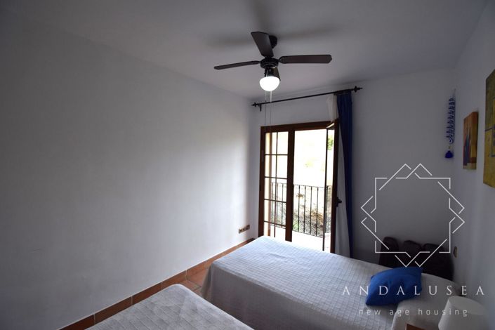 Image No.19-3 Bed Property for sale