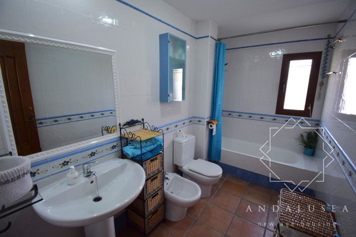 Image No.22-3 Bed Property for sale