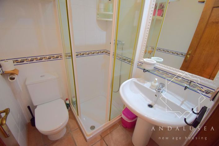 Image No.25-3 Bed Property for sale