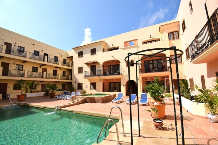 Image No.32-3 Bed Property for sale